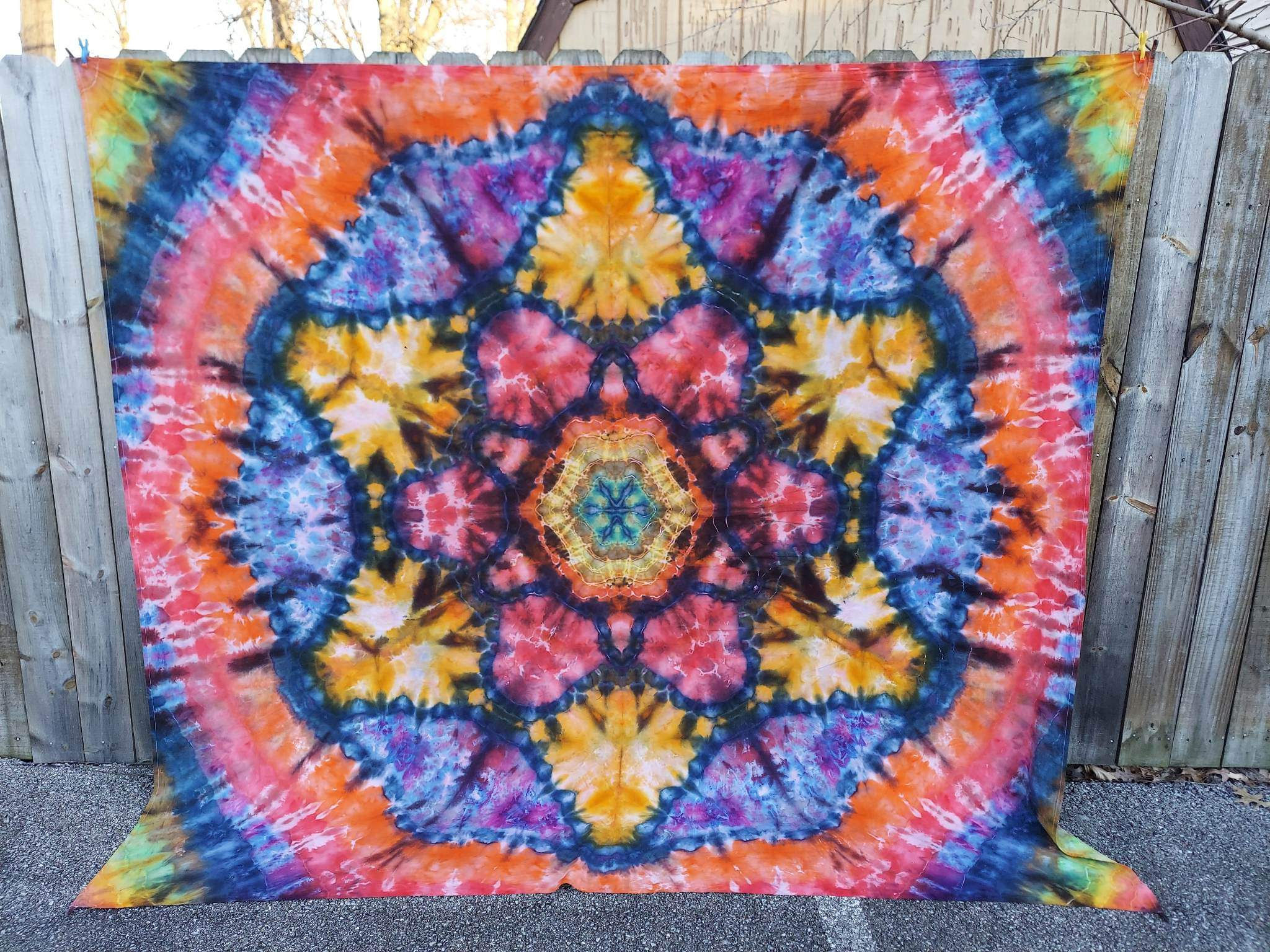 85×100" Star Burst Tie Dye Tapestry 