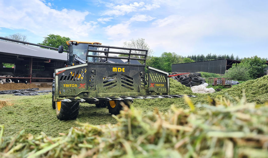 Morton Equipment MDE Triton 12 ft Silage Fork