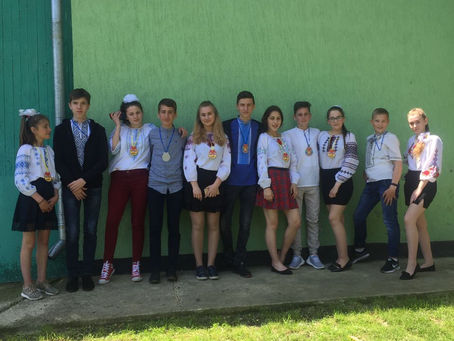 Традиційна лінійка Випускників.