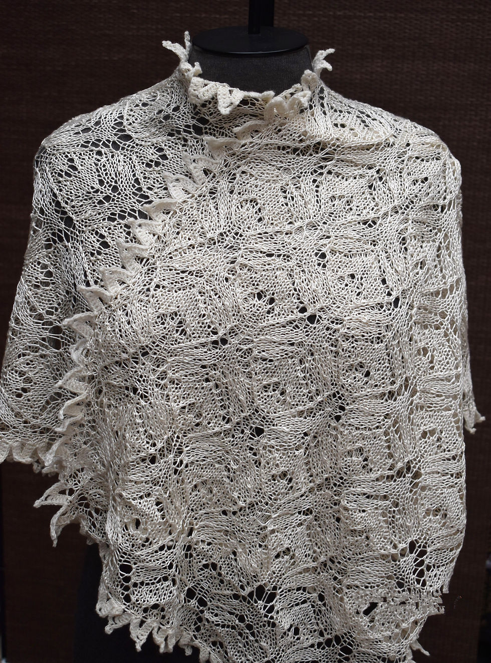 Thumbnail: Lace Shawl "Savaray Island" - PURE SILK
