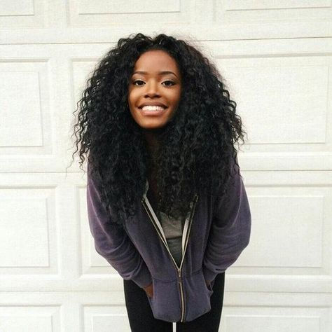 Super Look With Curly Wigs