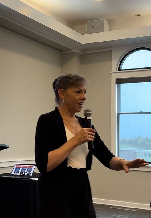 Presenting pic 3_edited_edited.jpg