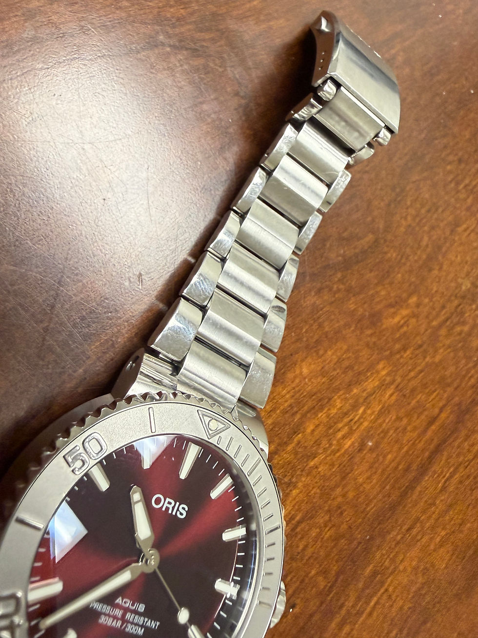 Thumbnail: Oris - Aquis - Red Dial "Cherry" Relief Bezel Men's Dive Watch - Box & Papers