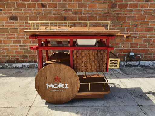 "Carritos de Mixología a Medida: Tu Celebración, Tu Estilo"