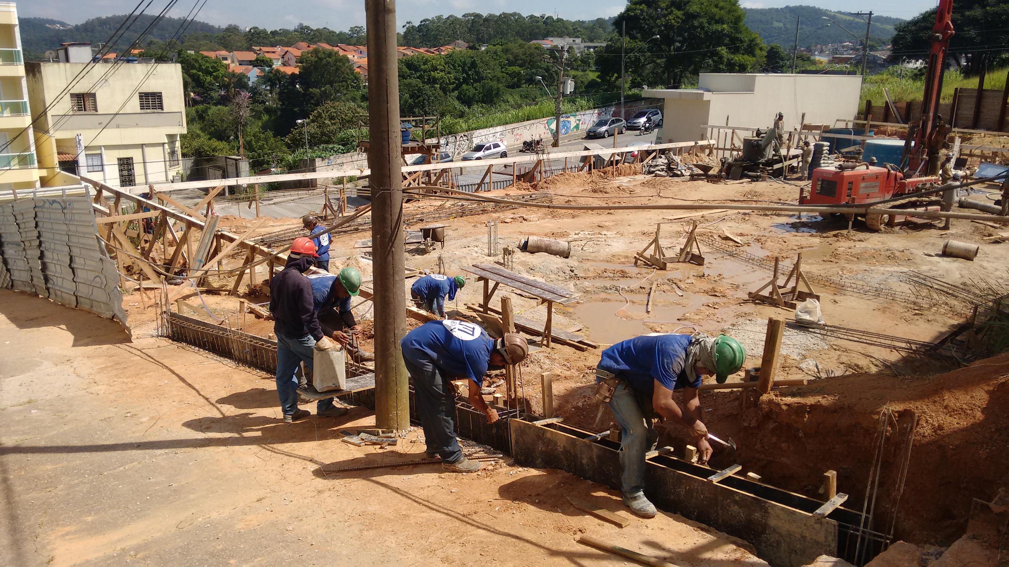 Fundação muro lateral