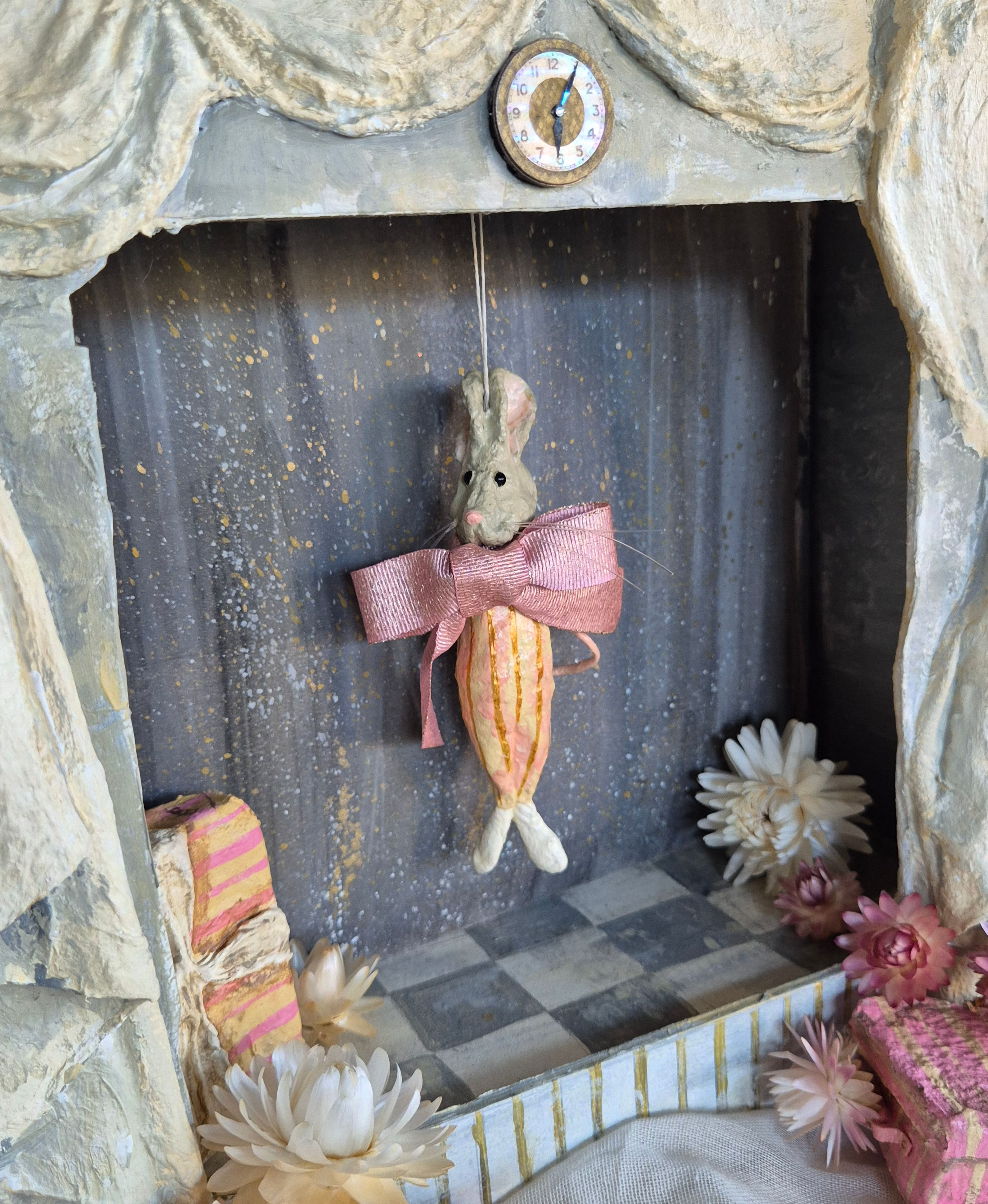 Mice-in-waiting - Rippel - Delicate Collection - Hanging Decoration