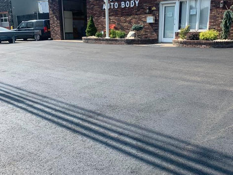 Asphalt paved the commercial parking lot of Woodbridge Auto Body
Woodbridge
Middlesex County
New Jersey
