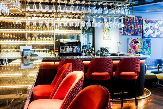 bar-area-seating.jpeg