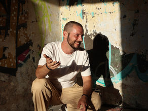 Наставничество: путь, где человек впервые встречает себя — настоящего.