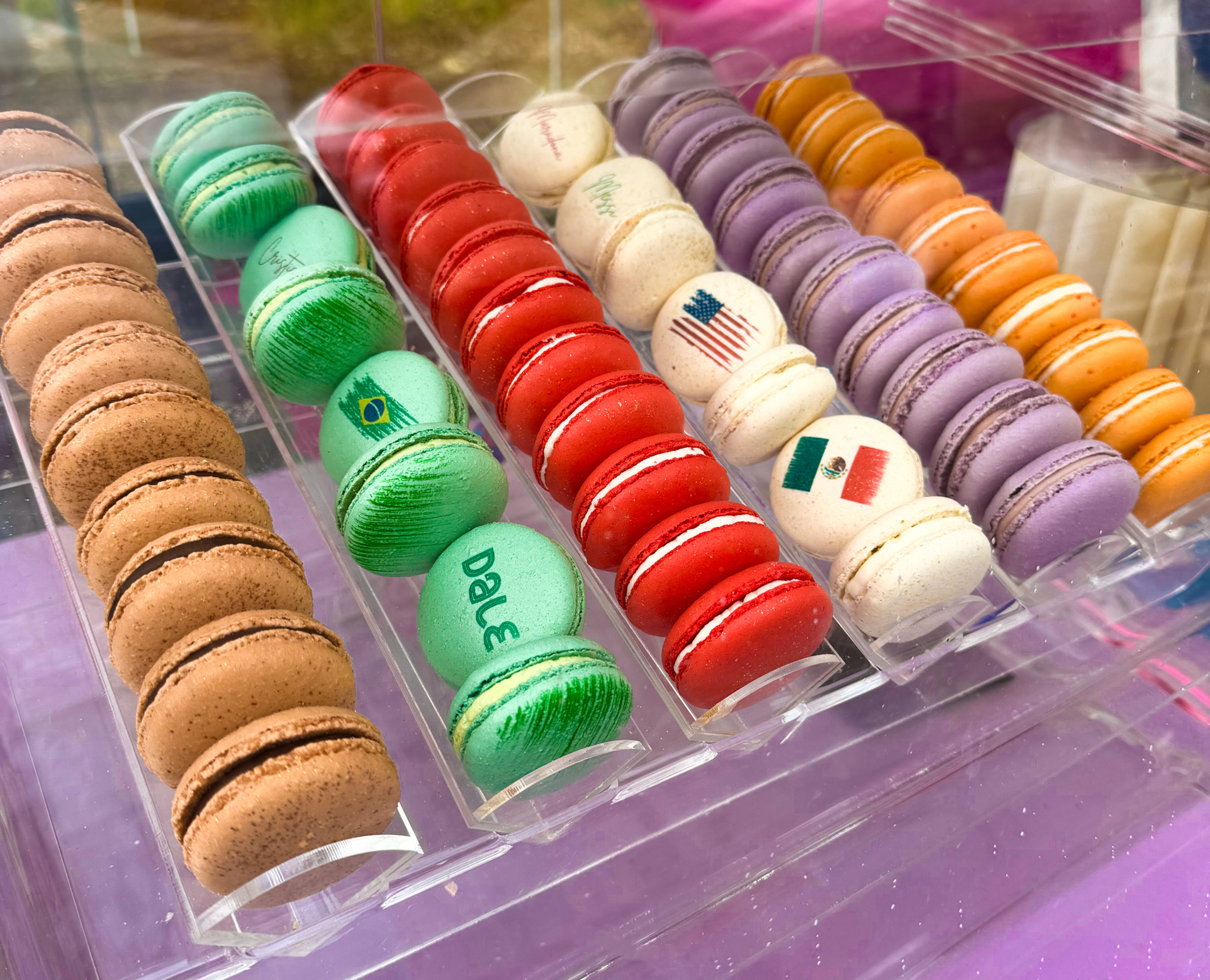 12-Pack Macarons — Gift Box