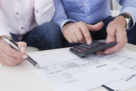 Les hommes avec calculatrice