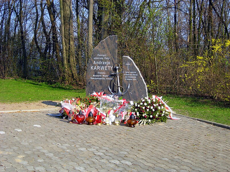 Najpiękniejsze pomniki cmentarne