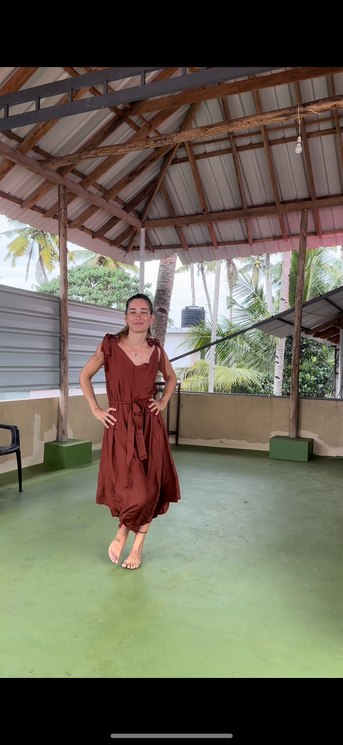 MONOS EN COLORES LISOS