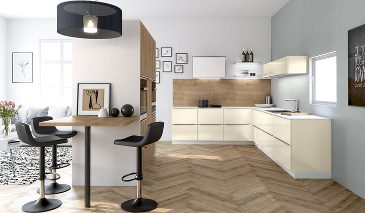 Cuisine blanche et bois, mur gris nuage