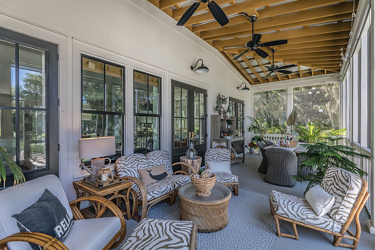 Secreened porch 3.jpg