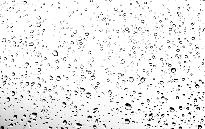 Gocce d'acqua trasparente