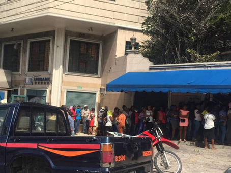 Entre insécurité et négligence, le quotidien difficile des usagers bancaires en Haïti