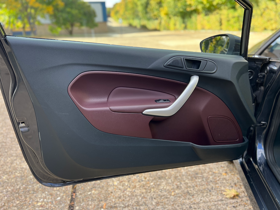 Thumbnail: 2010 Ford Fiesta Titanium
