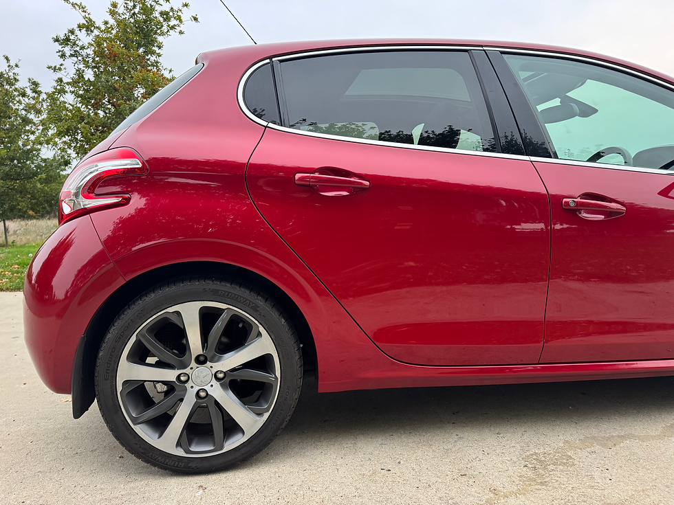 Thumbnail: 2013 Peugeot 208 Feline