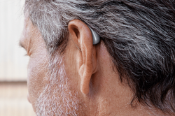 Oticon_More_miniRITE_R_C091SilverGrey_B45_Earshot_PMA_8907