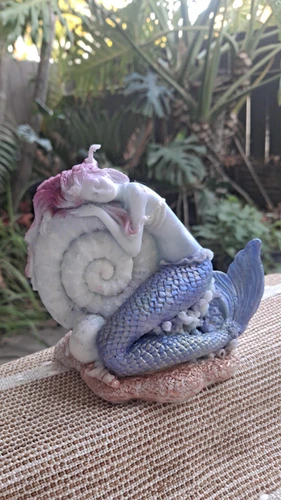 カメリアマーメイドファンベール Mermaid Cove Candle | Lucia Sparkle Co.
