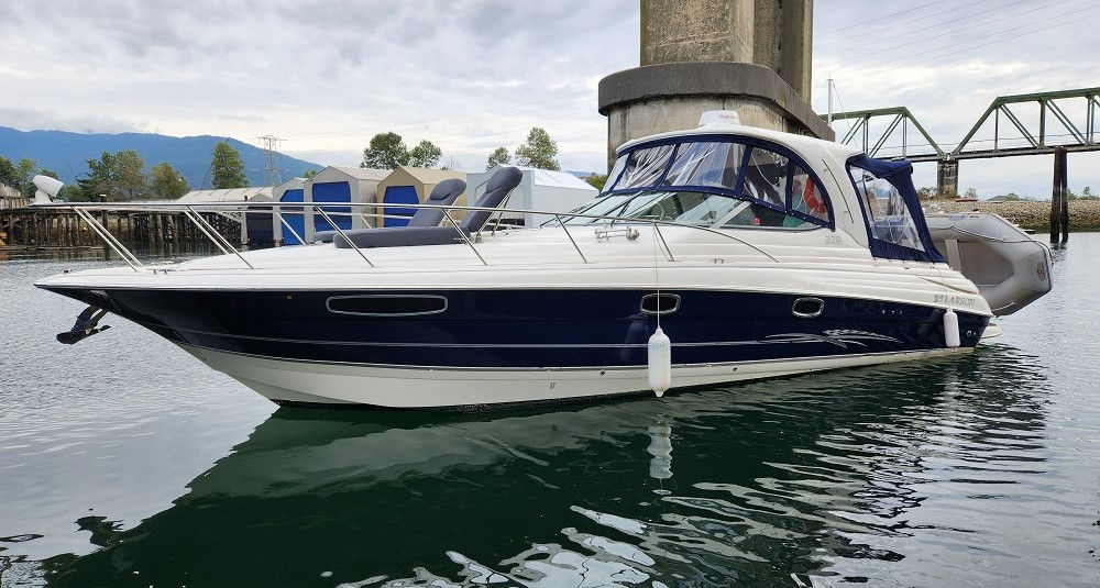 2008 37' Larson Cabrio