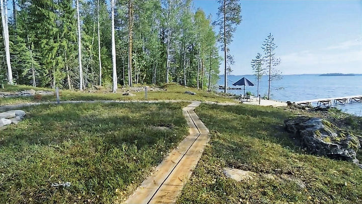 Pitkospuu kulkuväylä