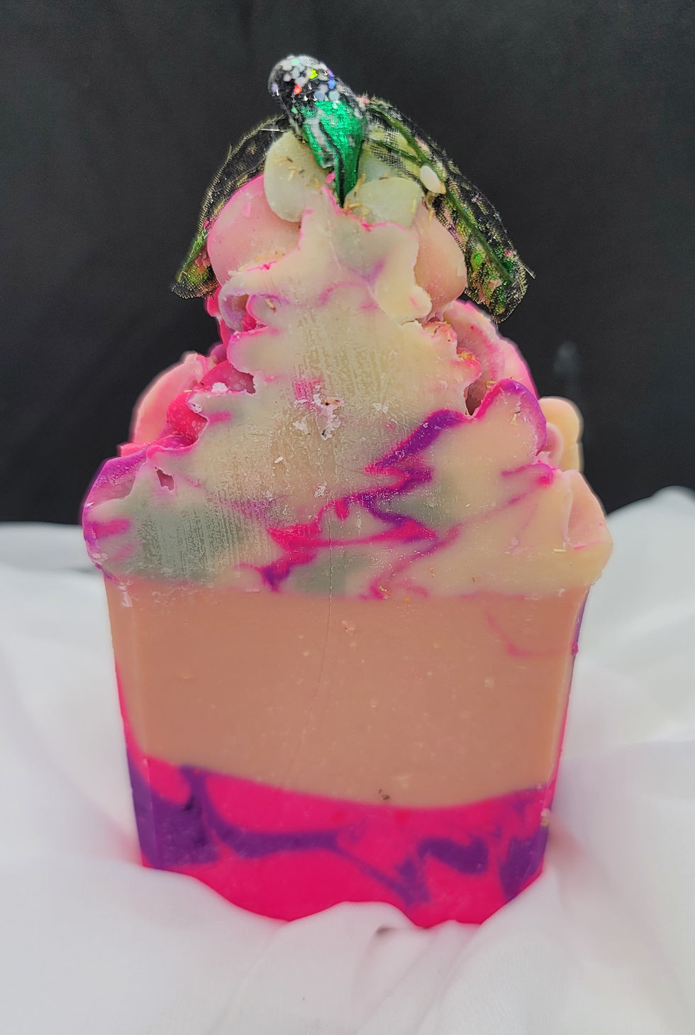 Thumbnail: Delicate Dragon Fly Bath Bar
