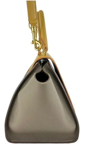 Miniature : Trapèze - Céline