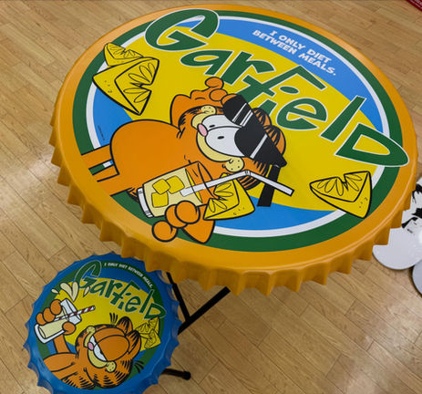 Garfieldの机とイス