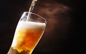 注がれるビール