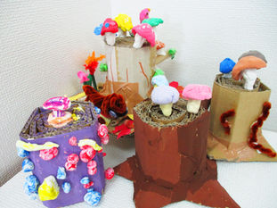 段ボールで作られた作品