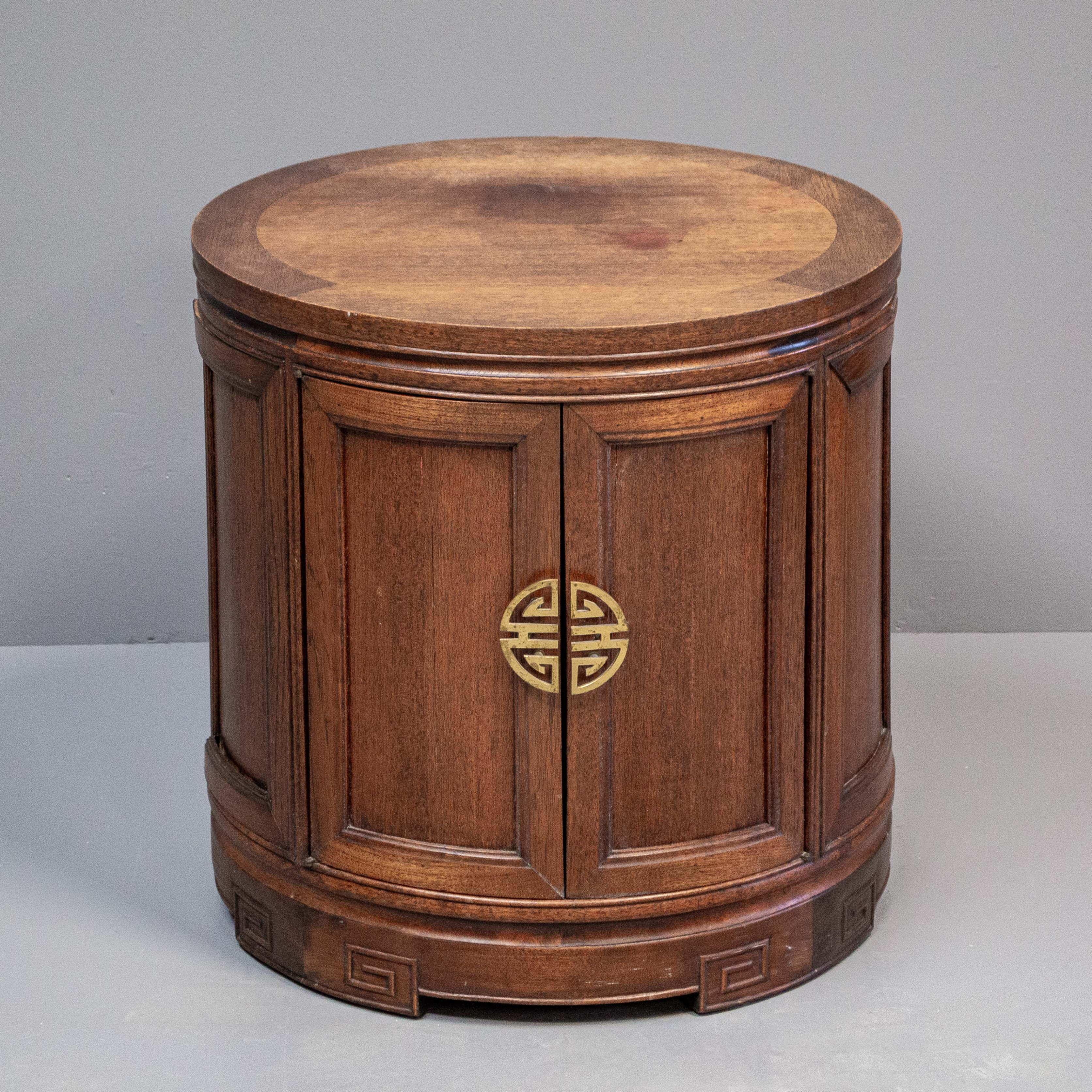 Vintage Ricardo Lynn Chinese Style Round End Table Cabinet