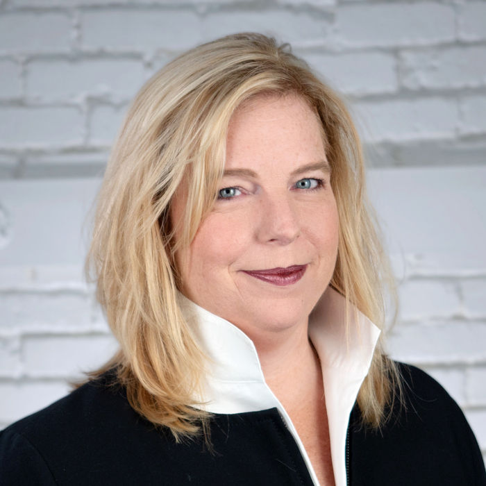 Shelly James headshot