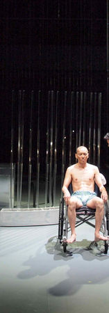 The Impending Storm -
The Silly Little Girl & The Funny Old Tree
暴雨将至 - 傻姑娘与怪老树