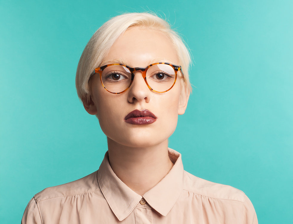 Round eye plastic glasses