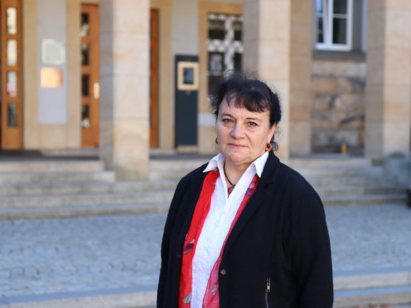 Učitelka v profesních situacích: Hodnocení ve školách, jako křivé a pozlacené zrcadlo 