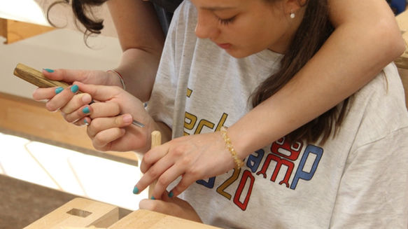 Pracovní vyučování na základních školách se mění – nově technika zaujme i děvčata