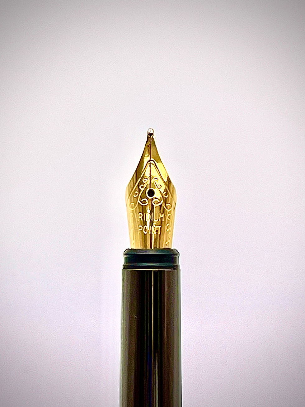 Thumbnail: Handmade Fountain Pen Jr Gentlemen Purple Acrylic Nib Close Up