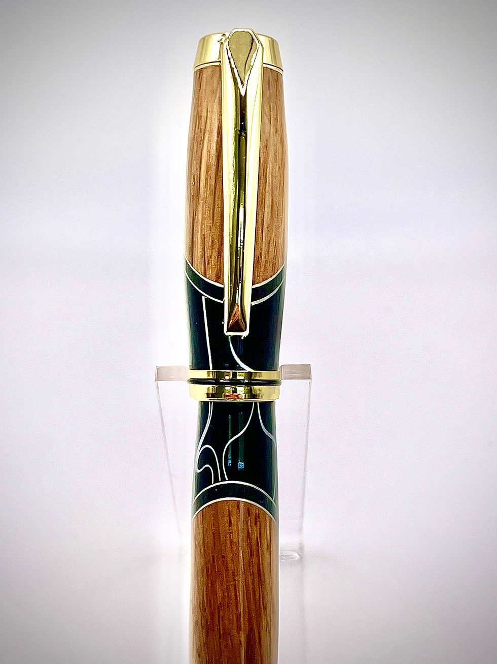 Handmade Jr Gentlemen Style Rollerball pen gold finish trimmed in wine barrel wood and black swirl acrylic