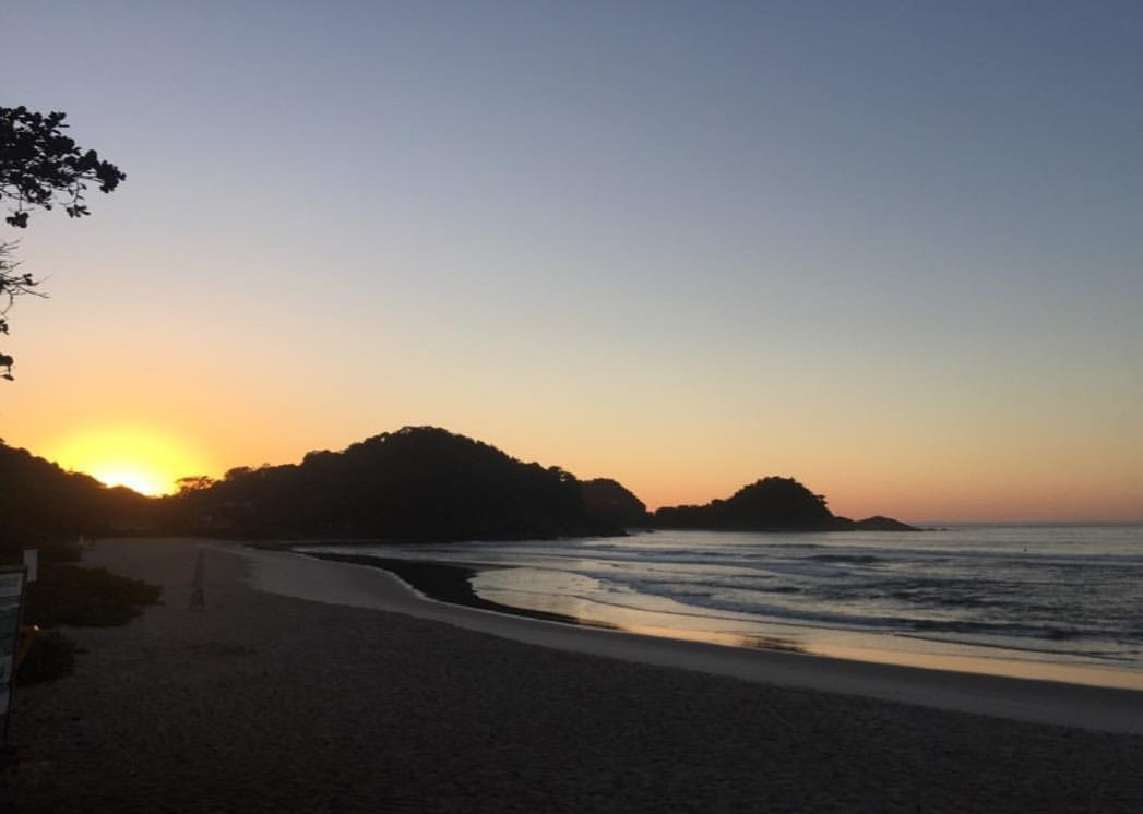 Onde fica e como chegar na Praia de São Pedro no Condomínio São Pedro em Guarujá? content media