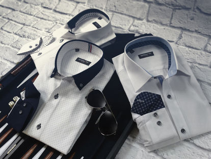 Fashion flat lay, top-down, bird's-eye view product photography with clean lighting and brand-consistent styling. Created for online and marketing use.