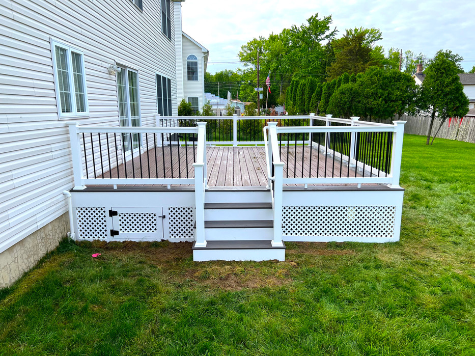 util_construction_new_deck_with_fiberon_decking_north_brunswick_nj.jpeg
