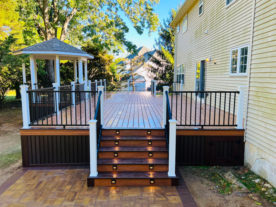 util_construction_new_deck_with_trex_transcend_decking_and_led_stair_riser_lights_in_south