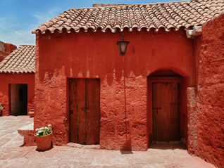 What Oxidised Terracotta Does to a Room When the Light Changes