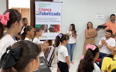 Educação de Acrelândia brilha: Município conquista 3º lugar em Alfabetização no Acre