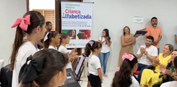 Educação de Acrelândia brilha: Município conquista 3º lugar em Alfabetização no Acre