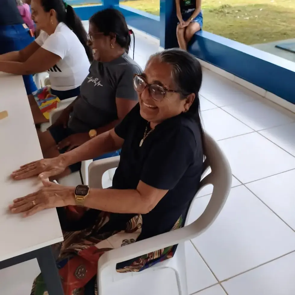 Grupo de Idosos de Porto Acre exercita mente e corpo com dinâmica de Jenga