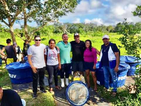 Prefeito entrega 18 kits de casa de farinha na comunidade Jaminaua