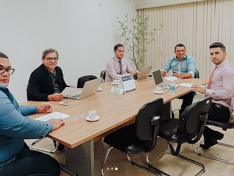 Prefeito busca viabilizar o plano de cargos e salários dos servidores da educação